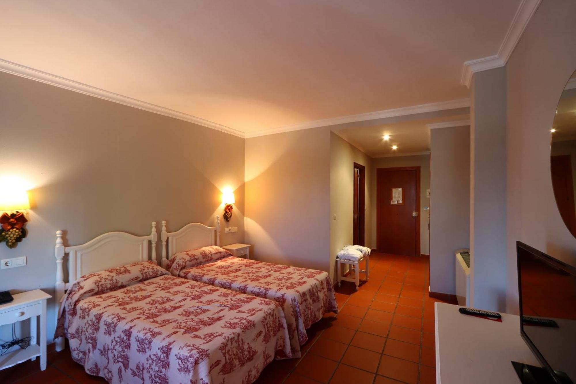Hotel Varinia Serena - Balneario De Alange Εξωτερικό φωτογραφία