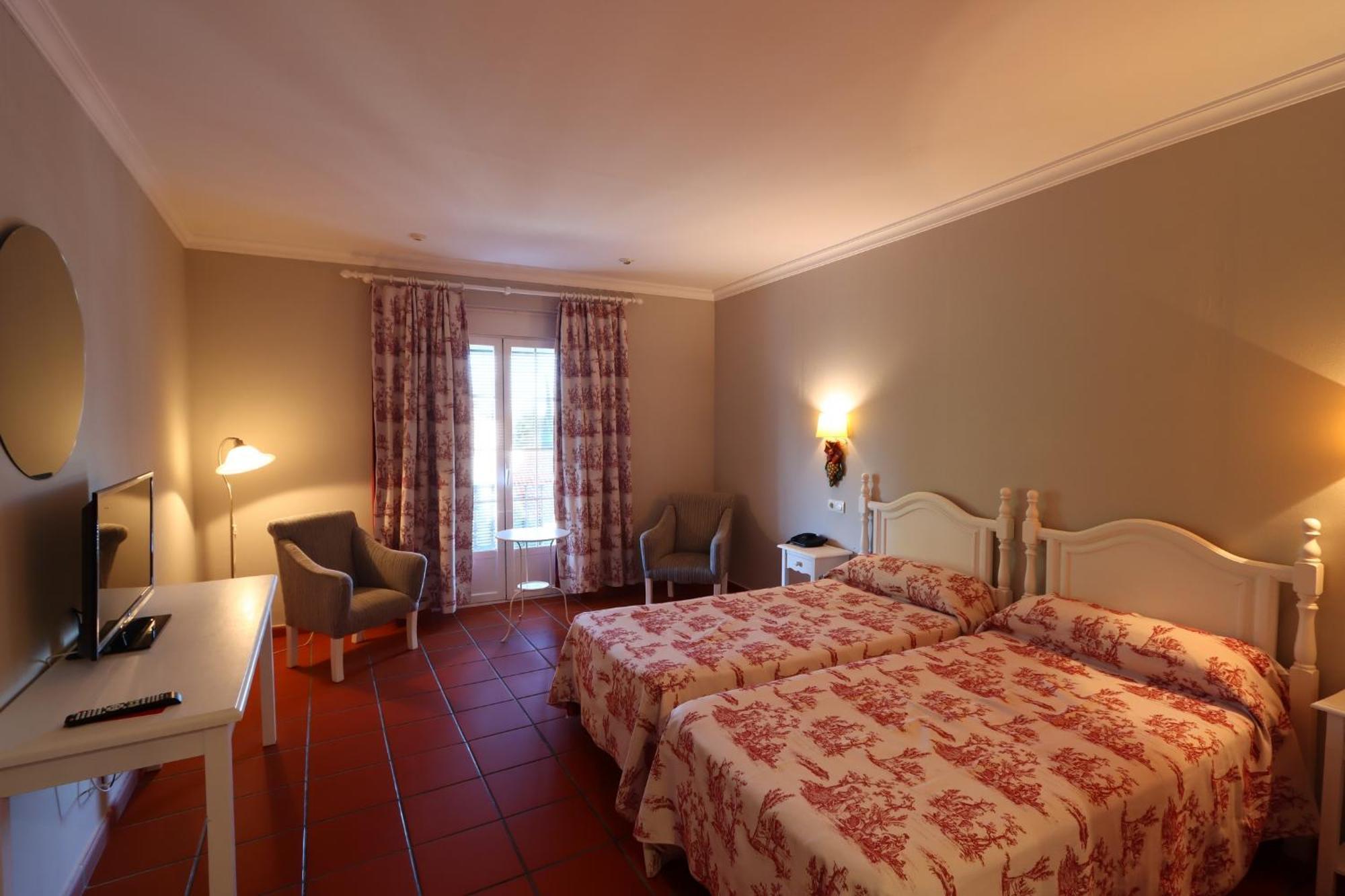 Hotel Varinia Serena - Balneario De Alange Εξωτερικό φωτογραφία