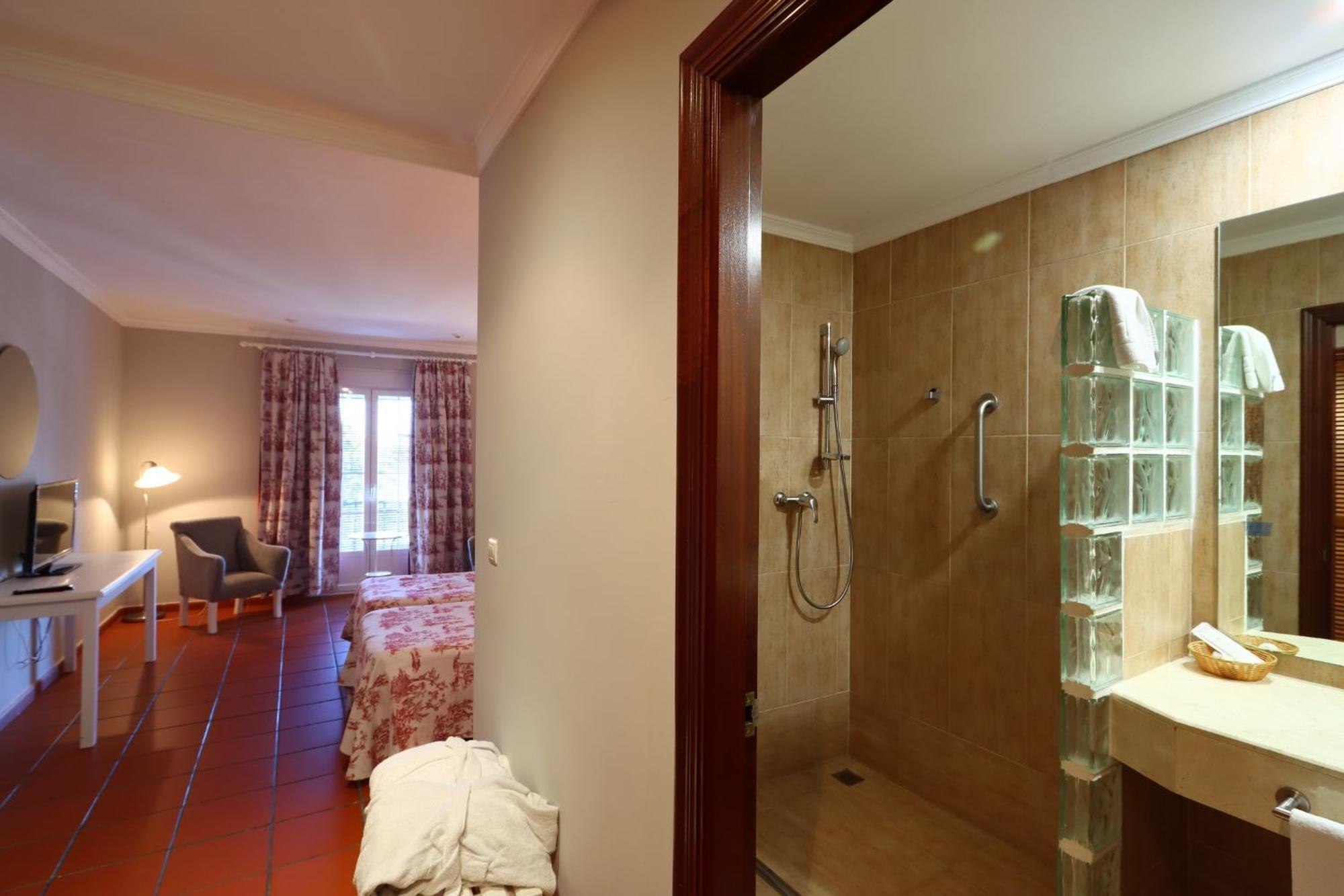 Hotel Varinia Serena - Balneario De Alange Εξωτερικό φωτογραφία
